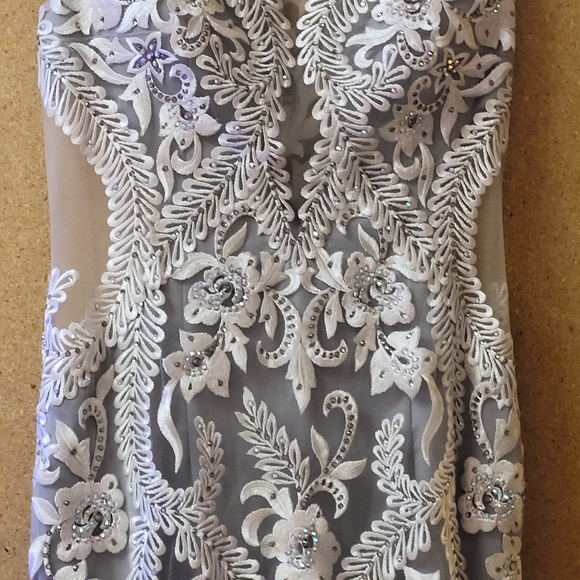 Women's size 8 formal gown - Picture 6 of 12